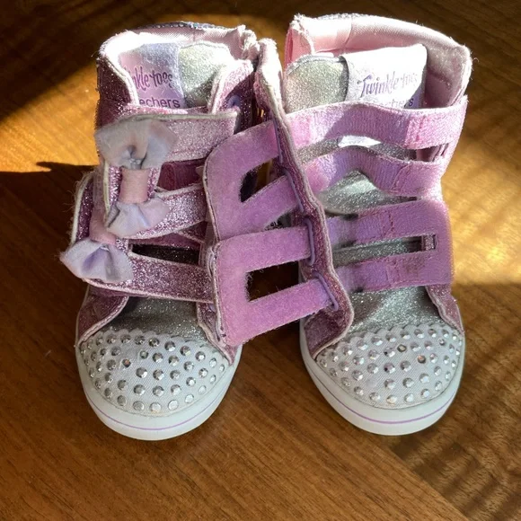 SKECHERS
Twinkle Toes Miss Holla Glam Light-Up High Top Sneakers. - Picture 9 of 11